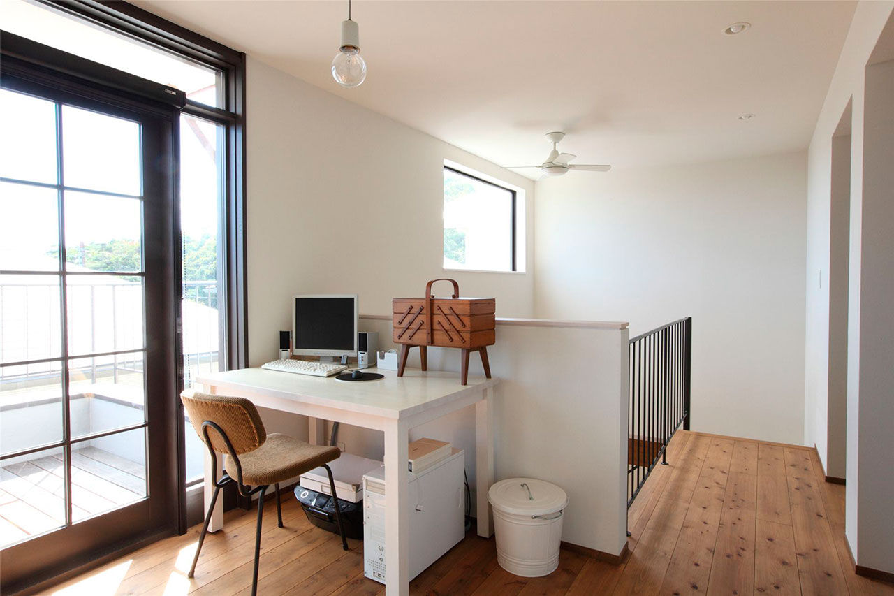 じょぶ 【兵庫/3000万円台/間取図有/20坪台】高台から景色を楽しむ 家無垢の杉床やレトロガラスの建具でカフェ風にの建築実例画像7