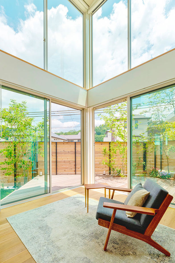 じょぶ 【奈良/4000万円台/50坪台】SE構法。耐震等級３を保ちながら、ガラス張り×吹抜けでダイナミックな開放感をの建築実例画像2