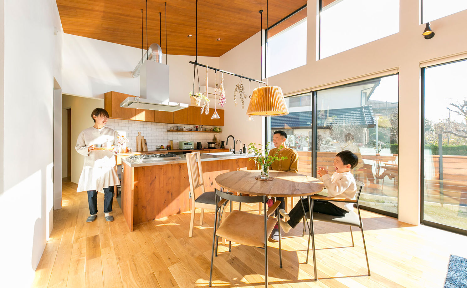 じょぶ 【兵庫/3000万円台/20坪台】風と光を採り込む「くの字」の平屋 土間から庭までつながる開放感いっぱいの家の建築実例画像2