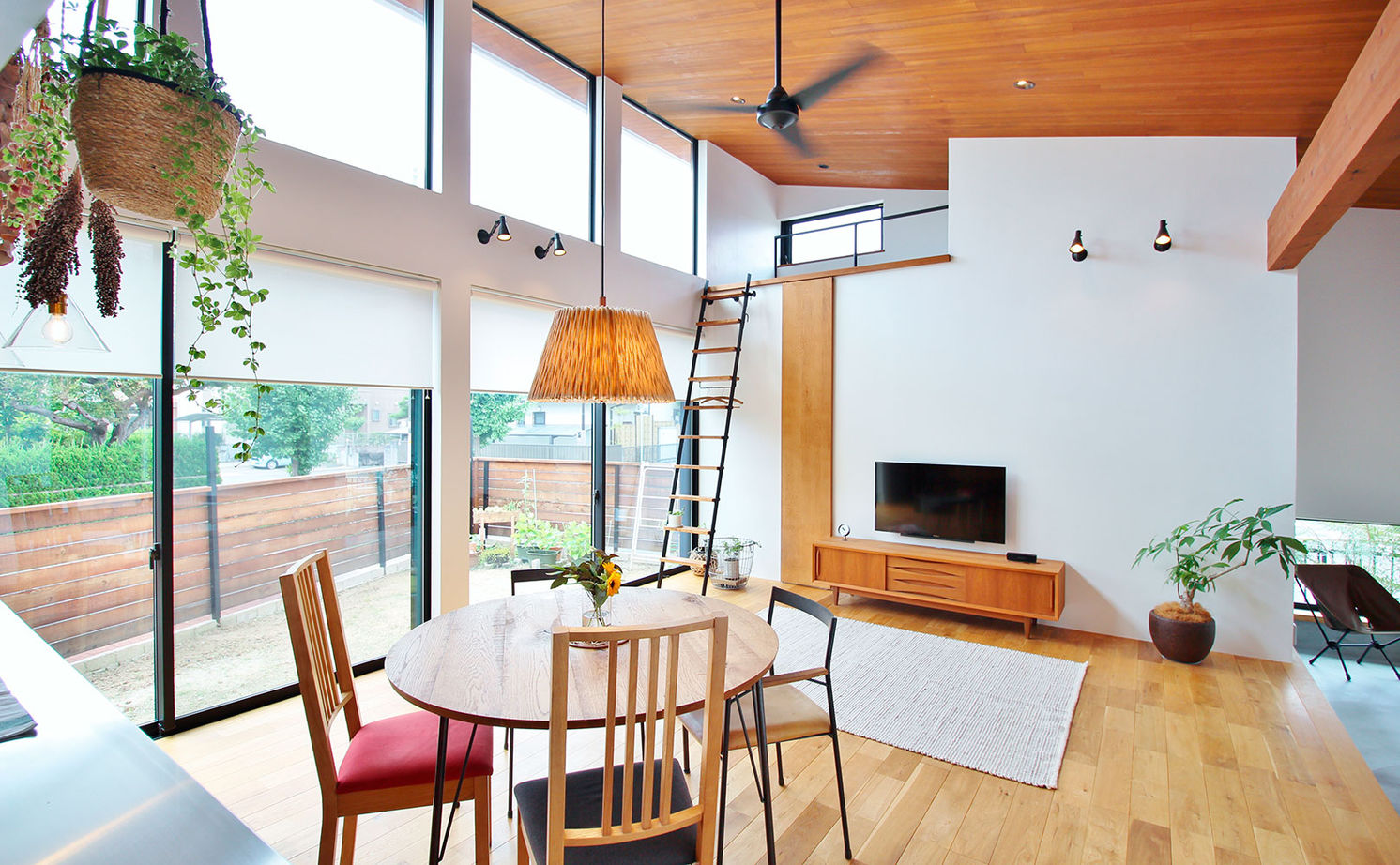 じょぶ 【兵庫/3000万円台/20坪台】風と光を採り込む「くの字」の平屋 土間から庭までつながる開放感いっぱいの家の建築実例画像6