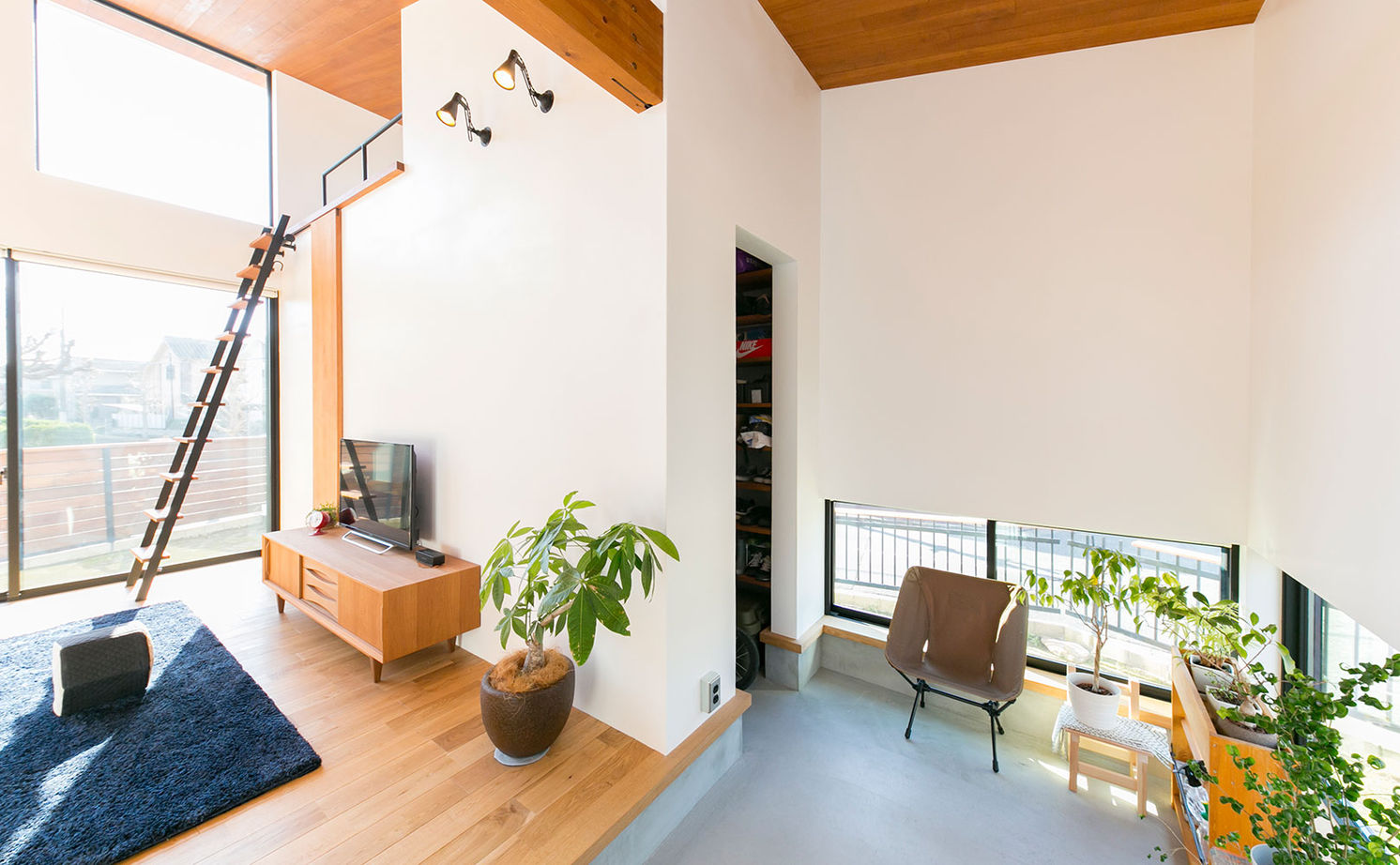 じょぶ 【兵庫/3000万円台/20坪台】風と光を採り込む「くの字」の平屋 土間から庭までつながる開放感いっぱいの家の建築実例画像7