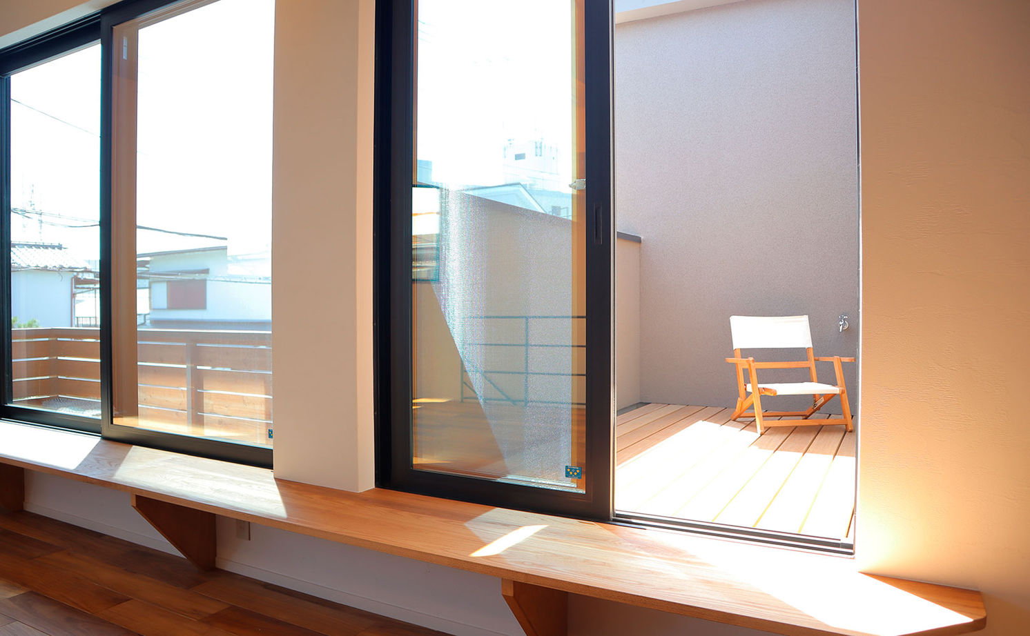 じょぶ 【大阪/4000万円～/ガレージ/ZEH/30坪台】SE構法で2階リビングを開放的に パッシブデザイン効果で心地よくの建築実例画像4