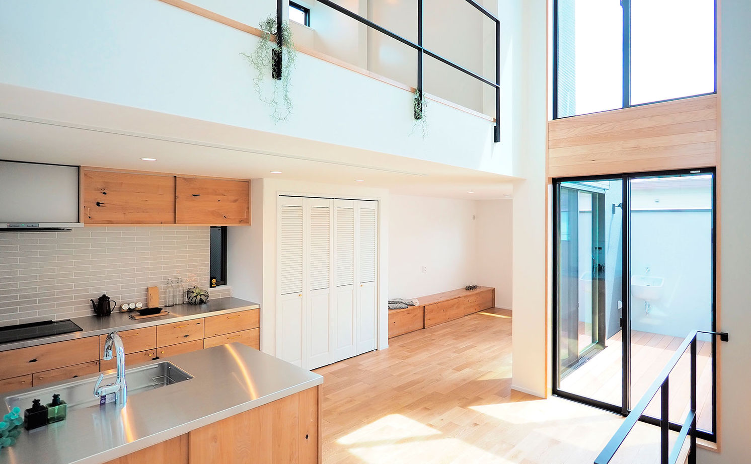 じょぶ 【大阪/2000万円台/狭小3階建/20坪台/間取図有】開放感に包まれて家族それぞれの時間や団らんを楽しむ家の建築実例画像1