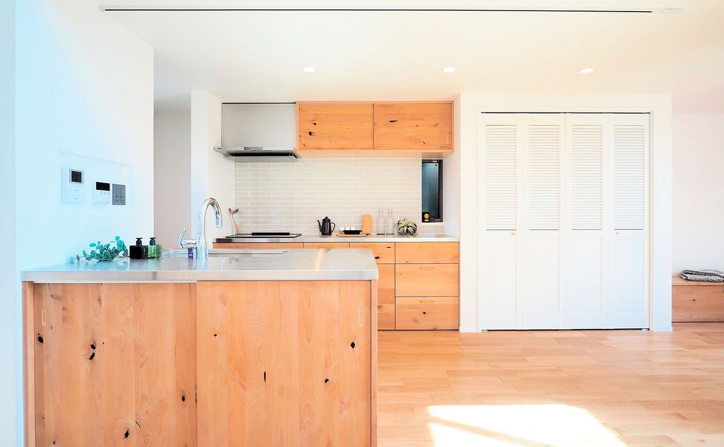 じょぶ 【大阪/2000万円台/狭小3階建/20坪台/間取図有】開放感に包まれて家族それぞれの時間や団らんを楽しむ家の建築実例画像3