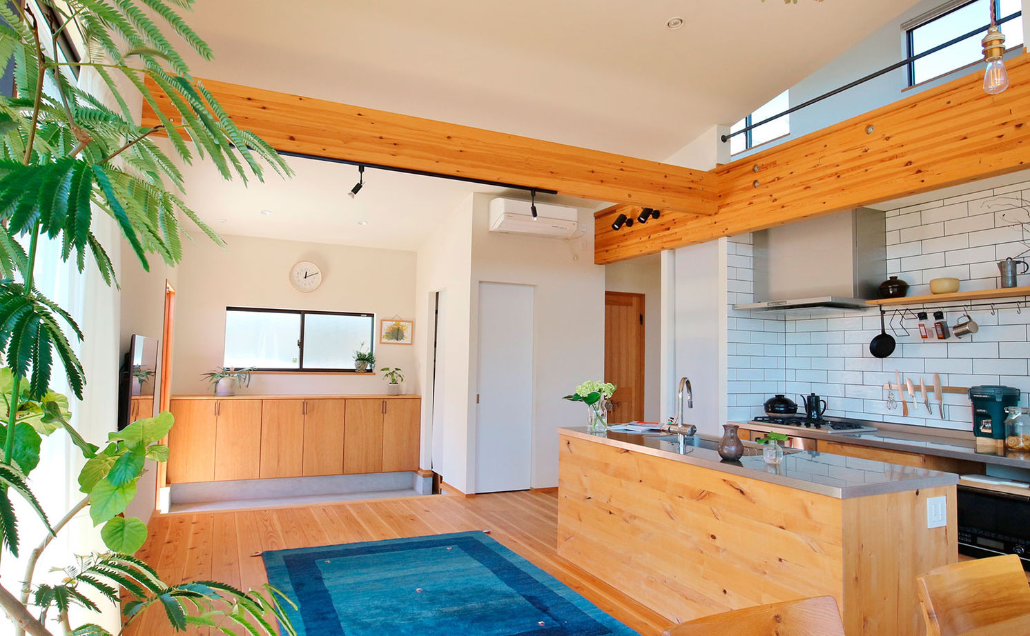 じょぶ 【兵庫/3000万円台前半/間取図有/20坪台】SE構法の特性を活かして叶えた大空間が心地いい、平屋風の住まいの建築実例画像3