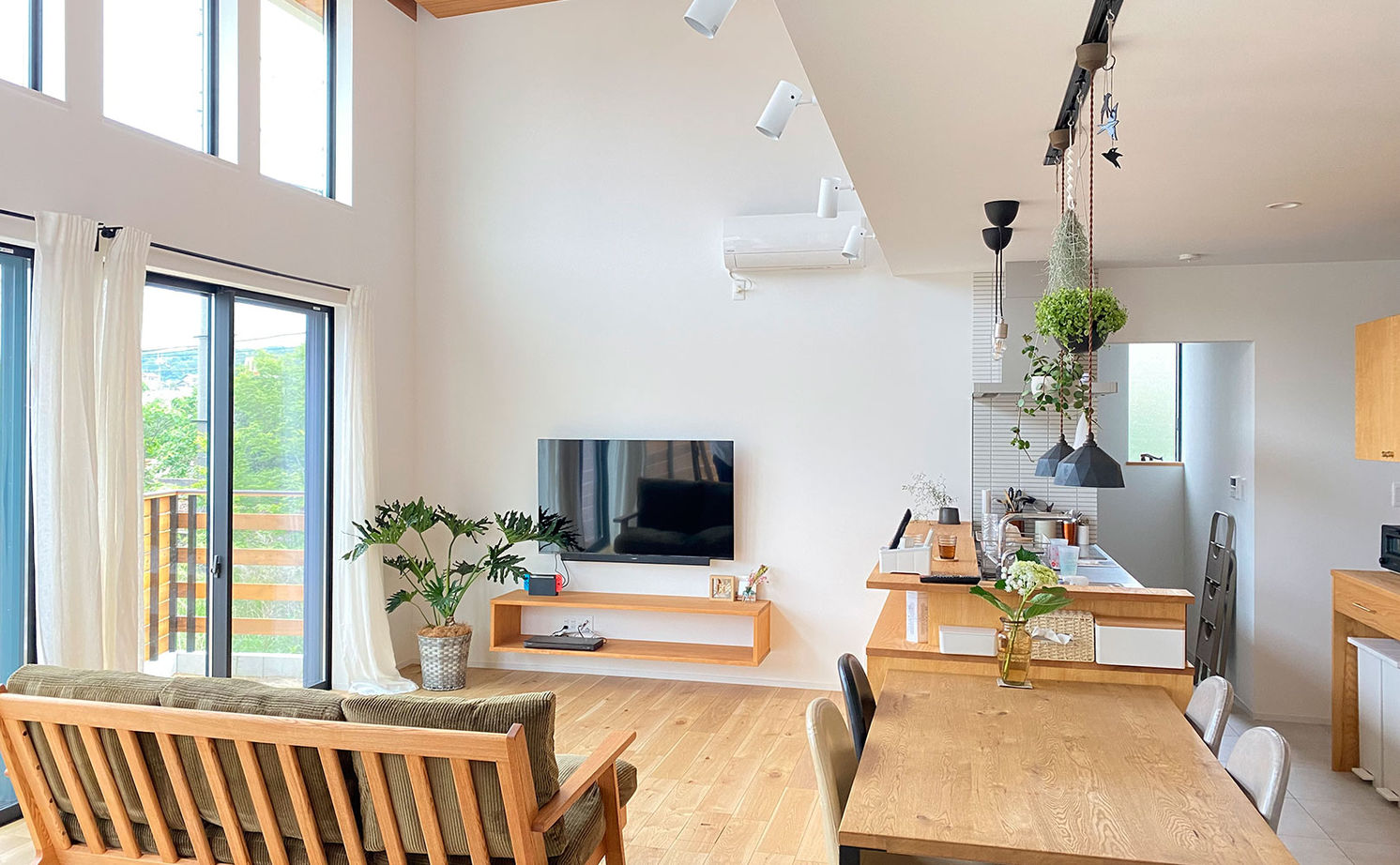 じょぶ 【奈良/3000万円台前半/旗竿地/間取図有/30坪台】自然とともに憩う、明るく心地いいくつろぎの住まいの建築実例画像1