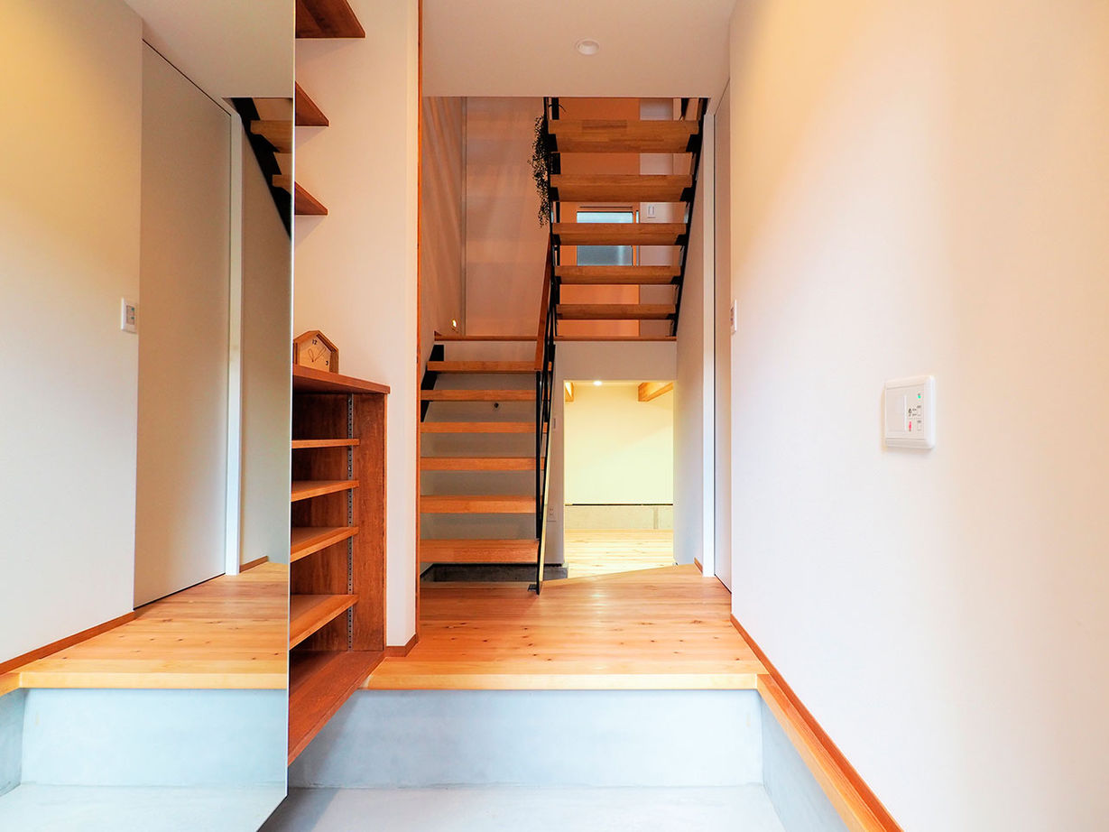 じょぶ 【大阪/2000万円台後半/狭小】スキップフロアで視覚的な広がりを生み出した敷地11坪の家の建築実例画像9