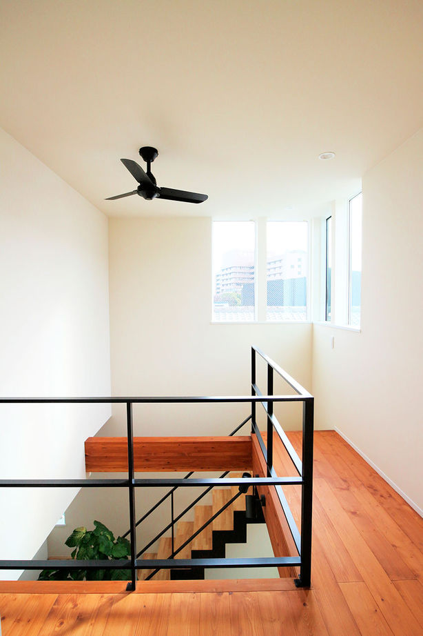 じょぶ 【兵庫/2000万円台後半/狭小/間取り図有】19坪の敷地でも明るく広がりが感じられ、デザインも納得の家をの建築実例画像7