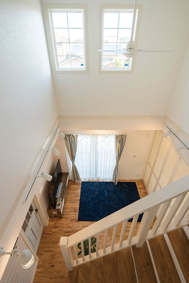 アットナチュレ 【1000万円台/28坪/間取り図/吹き抜け】自然素材と手作りのコラボがお気に入り！カルフォルニアハウスの建築実例画像10