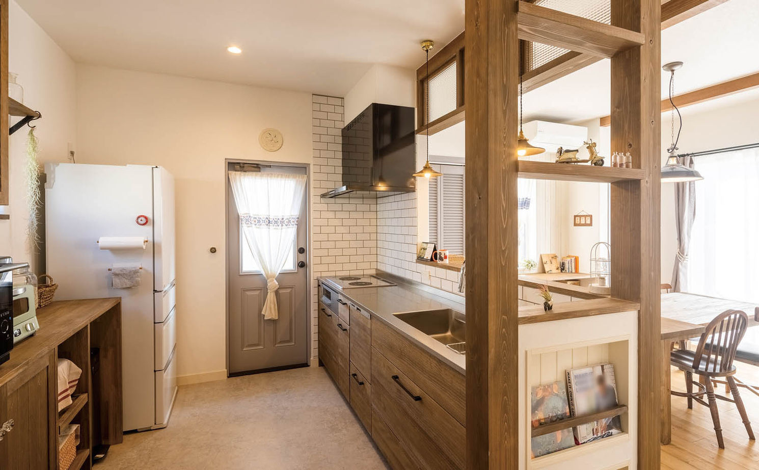 アットナチュレ 【1000万円台/37坪/間取り図/塗り壁_無垢床】インダストリアル×ほどよく可愛い!居心地満点ナチュラルハウスの建築実例画像7