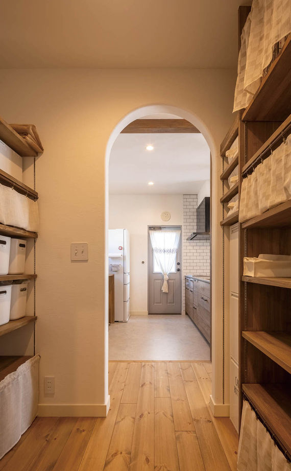 アットナチュレ 【1000万円台/37坪/間取り図/塗り壁_無垢床】インダストリアル×ほどよく可愛い!居心地満点ナチュラルハウスの建築実例画像8