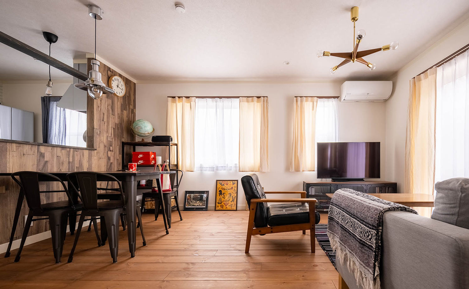 アットナチュレ 【1000万円台/32坪/間取り図/カバードポーチ＆ラップサイディング】西海岸の風を感じるアメリカンハウスの建築実例画像2