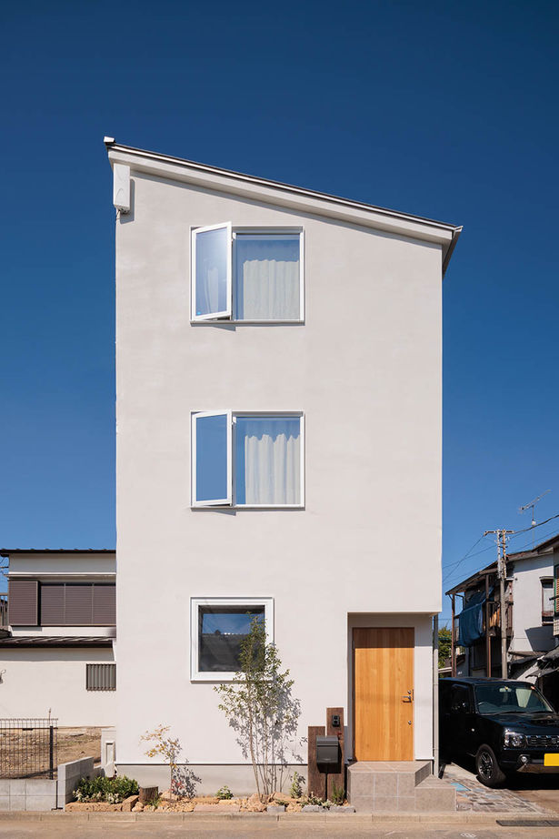 アットナチュレ 【1000万円台/23坪/間取り図/3階建て/屋上】敷地15.5坪!狭小地に叶えたミニマルなきれいめナチュラルハウスの建築実例画像3