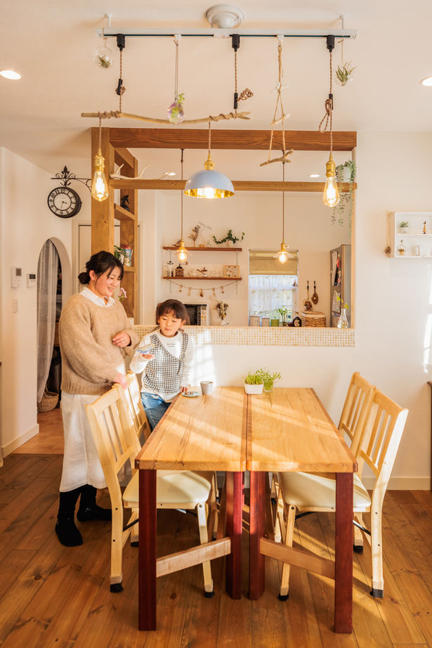 アットナチュレ 【1000万円台/30坪/間取り図/スキップフロア/無垢の木と漆喰の家】フランスの古民家風ナチュラルハウスの建築実例画像2