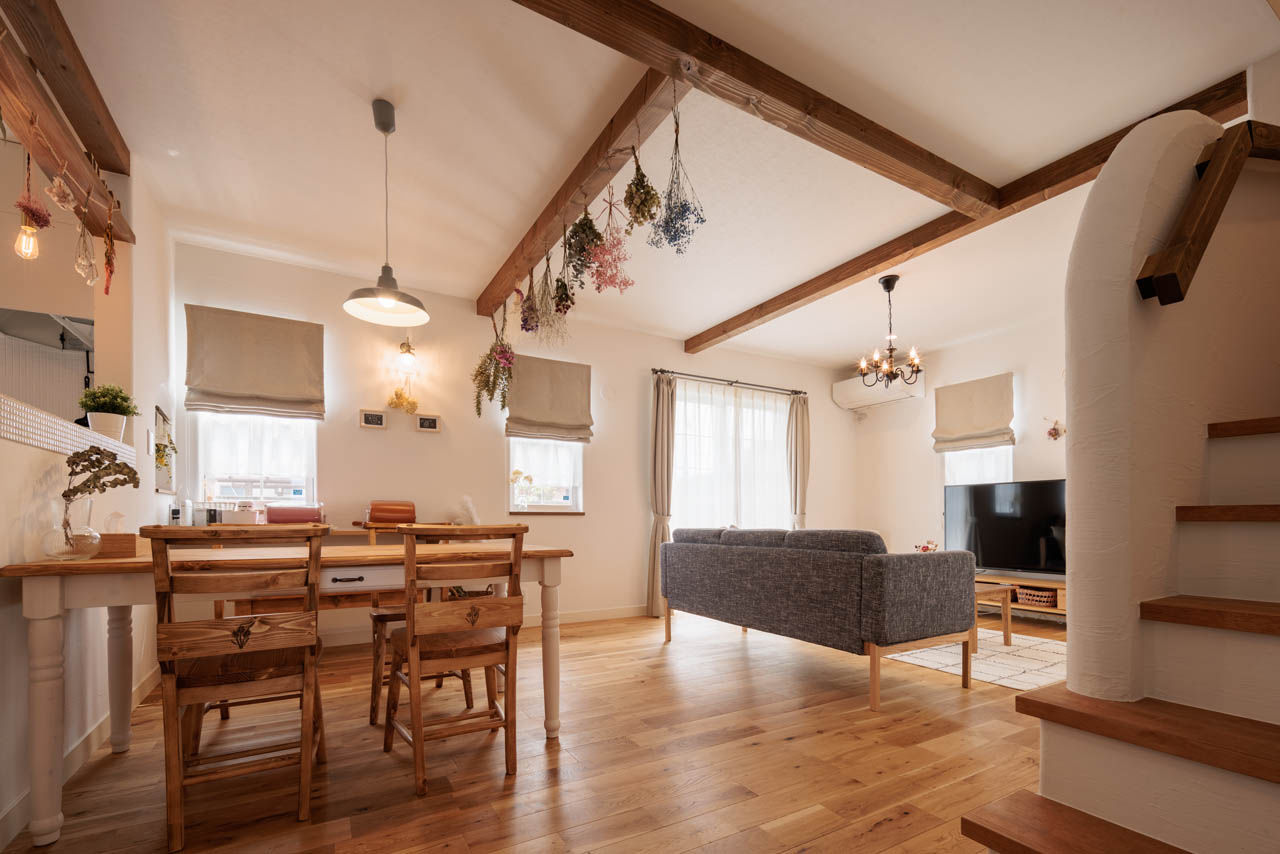 アットナチュレ 【1000万円台/33坪/間取り図/ハンドメイド】無垢床の傷が味わいになる未来まで可愛い正統派ナチュラルな家の建築実例画像4