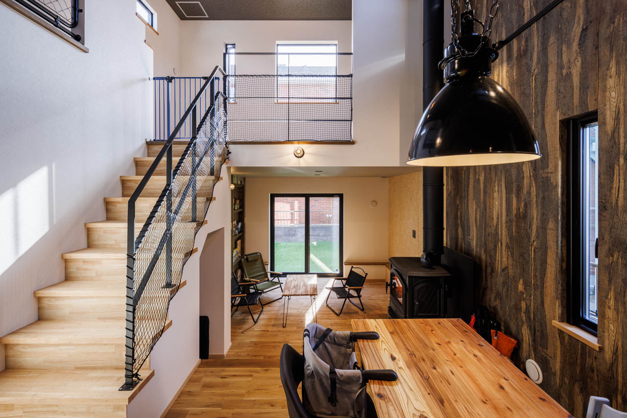 アットナチュレ 【1000万円台/28坪/間取り図/土間/吹き抜け/スキップフロア】薪ストーブ＆ヴィンテージ系ナチュラルハウスの建築実例画像3