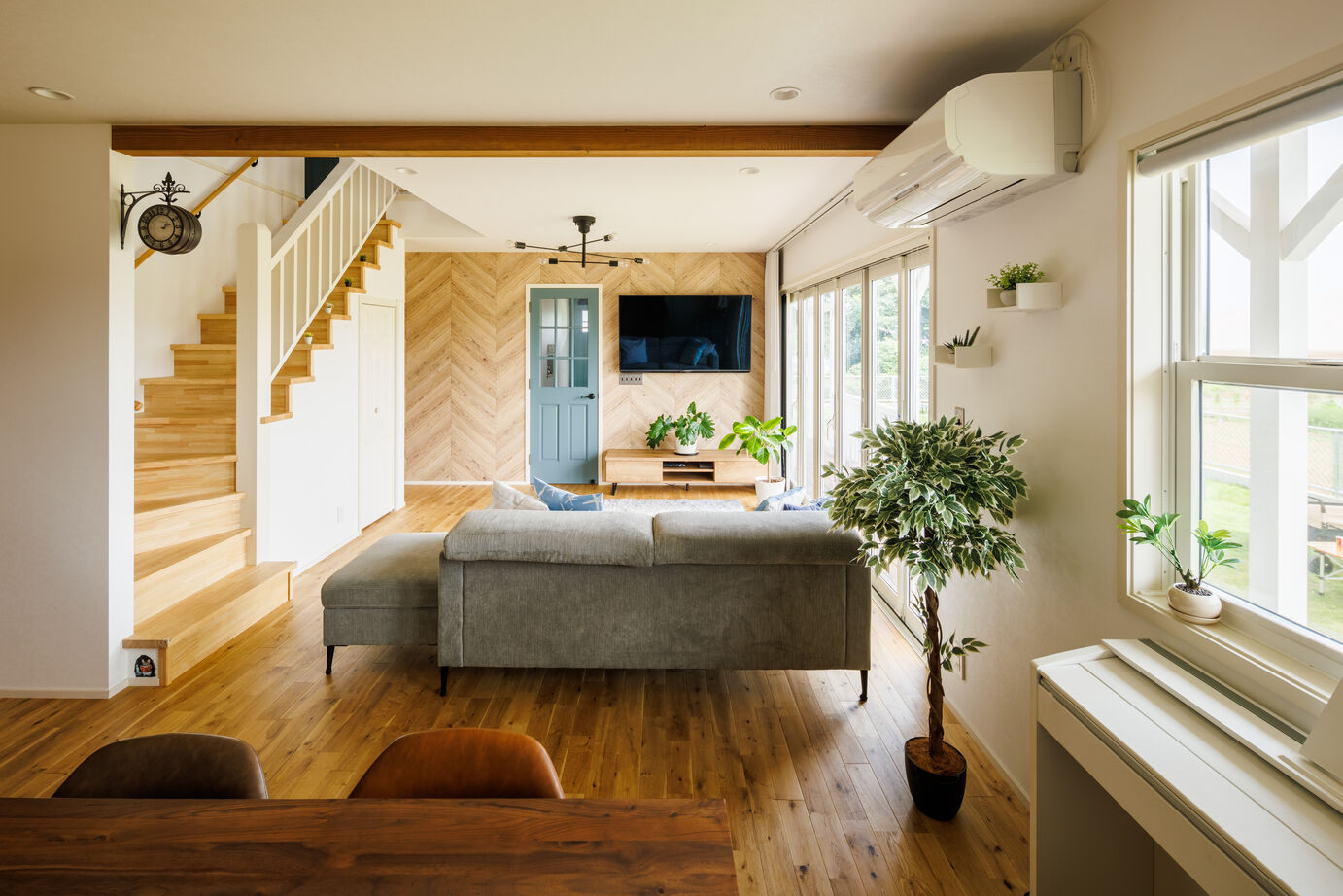 アットナチュレ 【2000万円台/42坪/間取り図/サーファーズ】庭と直結の開放感が気持ちいい!デザインも広さもアメリカンな家の建築実例画像4