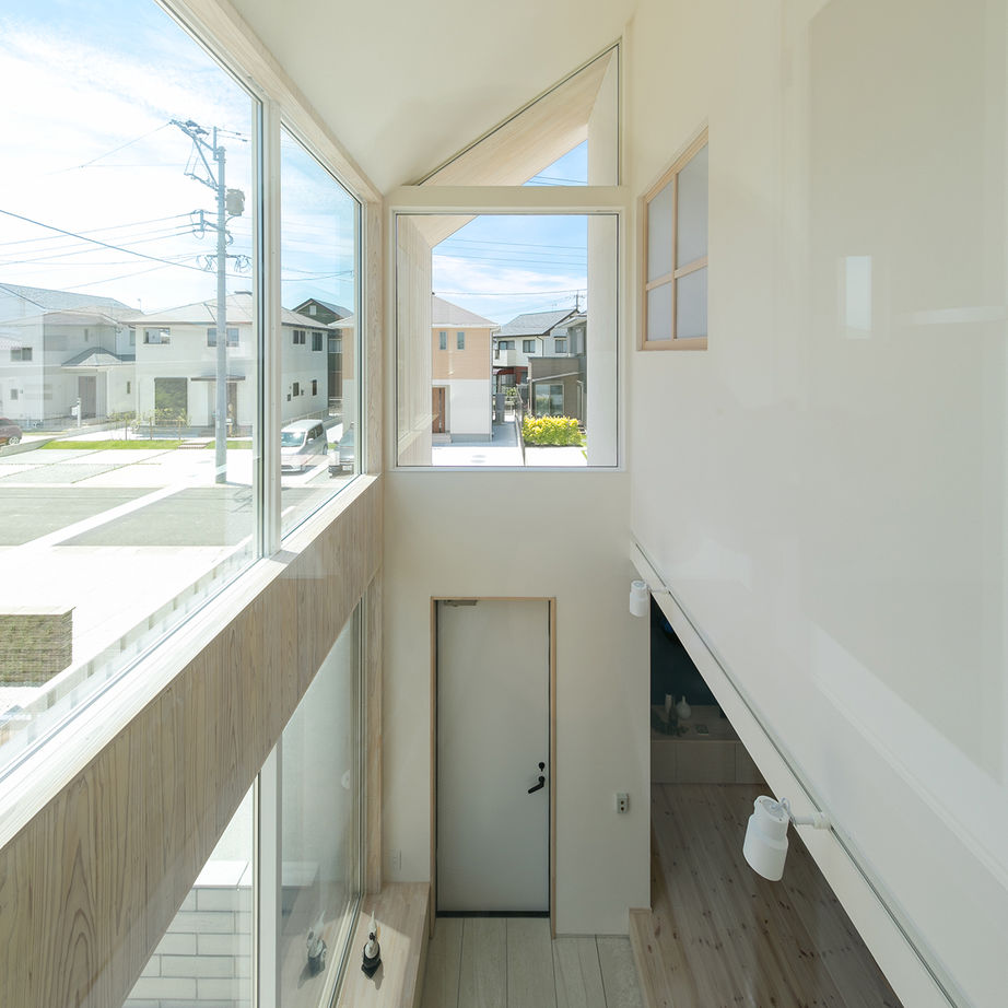 THE HAUS ザハウス 【北欧スタイル/無垢床/小上がり和室/間取り図有】仕切りのないLDKで家族がつながる家の建築実例画像6