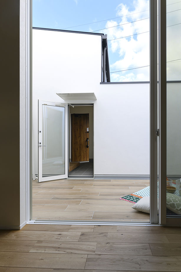 THE HAUS ザハウス ★間取り【平屋/3LDK＋中庭】プライベート庭と借景を持つ漆黒の平屋の建築実例画像9