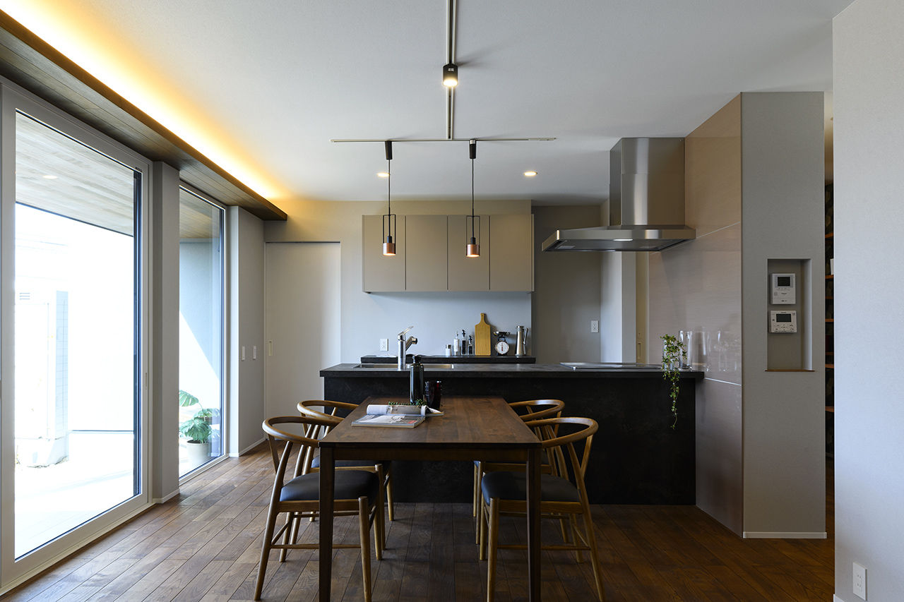 THE HAUS ザハウス 【大分県中津市/平屋/4LDK/塗り壁】中庭の景色を採り込むコの字型の平屋の建築実例画像2