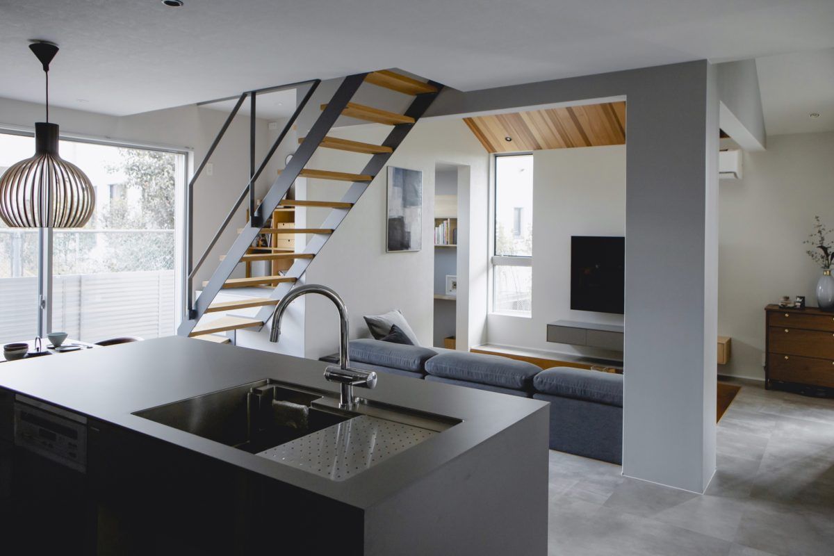 ALTS DESIGN OFFICE（アルツ　デザイン　オフィス） ≪大阪府/3000万円台/店舗併用住宅≫大きな土間で店舗と住居をゆるやかに繋げる英会話教室併用住宅の建築実例画像3