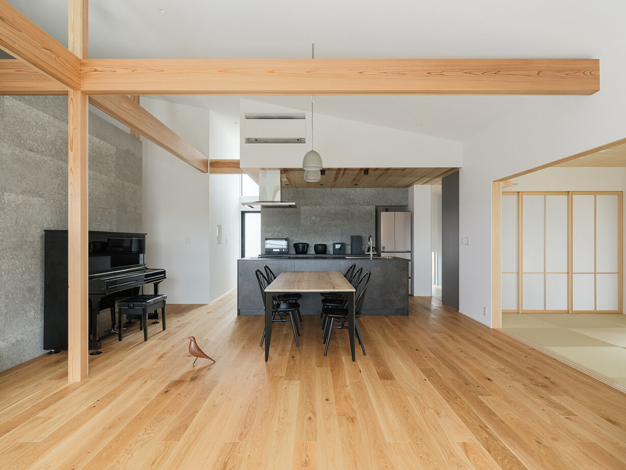 ALTS DESIGN OFFICE（アルツ　デザイン　オフィス） 《滋賀県/52.8坪》プライバシーと開放感を両立。家族のつながりと暮らしのリズムを育む住まいの建築実例画像2