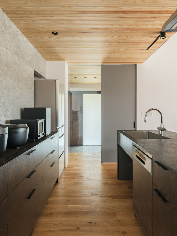 ALTS DESIGN OFFICE（アルツ　デザイン　オフィス） 《滋賀県/52.8坪》プライバシーと開放感を両立。家族のつながりと暮らしのリズムを育む住まいの建築実例画像6