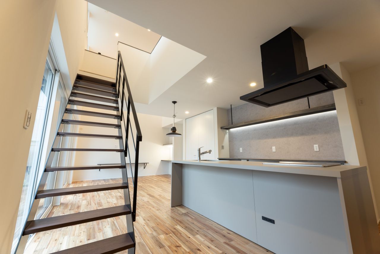 ゲート（R+house春日井） 【2000万円台/瀬戸市/3LDK/39坪/吹抜け】ガレージがある家の建築実例画像4