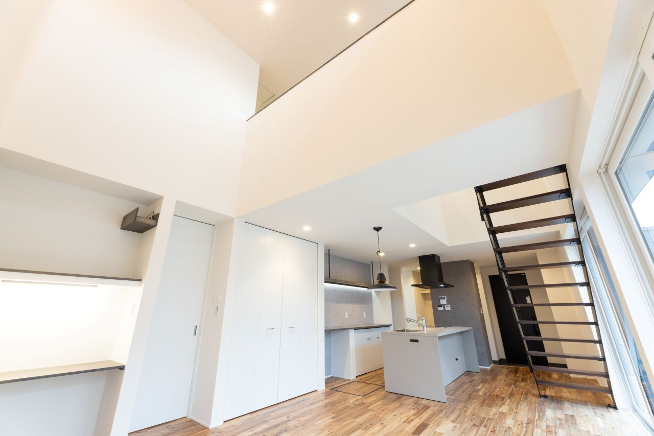 ゲート（R+house春日井） 【2000万円台/瀬戸市/3LDK/39坪/吹抜け】ガレージがある家の建築実例画像5