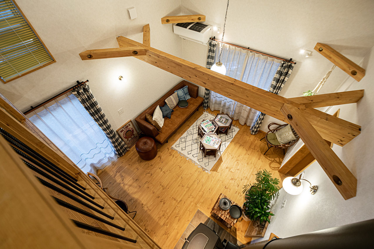 パルコホーム 【間取り図有/アウトドア派】薪ストーブのある吹き抜けリビングやウッドデッキなど自由に楽しめる住まいの建築実例画像3