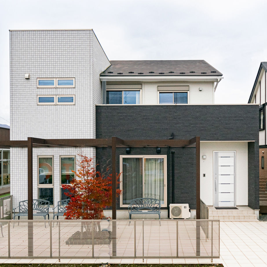 パルコホーム お気に入りのインテリアに囲まれたシックモダンな落ち着いた雰囲気のこだわり住宅の建築実例画像1