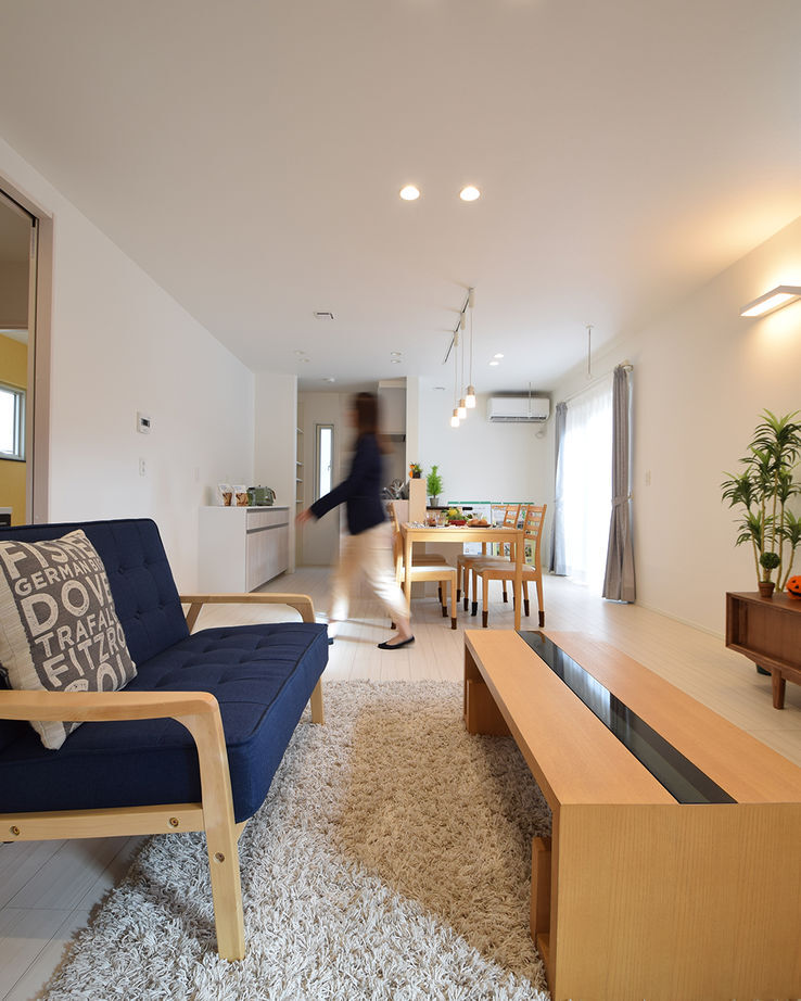 パルコホーム 好きなものに囲まれて暮らす…奥行きのあるLDKからガレージを眺められる家の建築実例画像2