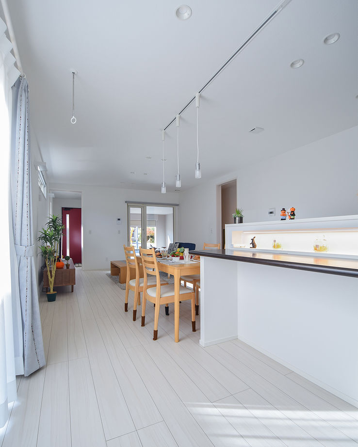 パルコホーム 好きなものに囲まれて暮らす…奥行きのあるLDKからガレージを眺められる家の建築実例画像3