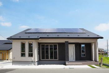 パルコホーム 【間取り図有/2000万円台前半】1階で生活が完結する平屋ベースの5LDK。子育て＆家事ラクの工夫満載の建築実例画像1