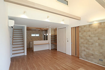 パルコホーム 【間取り図有/2000万円台前半】1階で生活が完結する平屋ベースの5LDK。子育て＆家事ラクの工夫満載の建築実例画像2