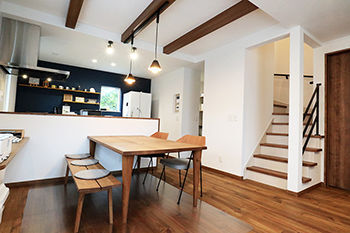 パルコホーム 【1000万円台後半/間取り図有】キッチン設備や収納を充実！おしゃれな規格住宅を好みにカスタマイズの建築実例画像2