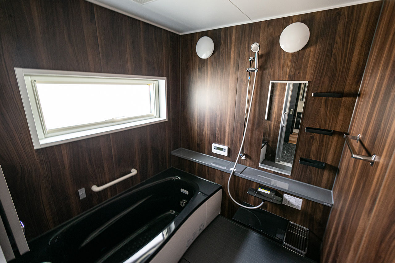 パルコホーム 【間取り図有/ビルトインガレージ】友人が集まれる約20帖のLDKや、こだわりの木目×モノトーンインテリアの建築実例画像9