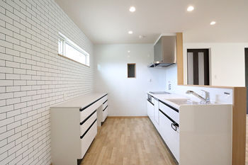 パルコホーム 【間取図有／2000万円台／小屋裏収納／太陽光発電＆蓄電池】広々とした平屋の家で家族の趣味や時間を満喫の建築実例画像3