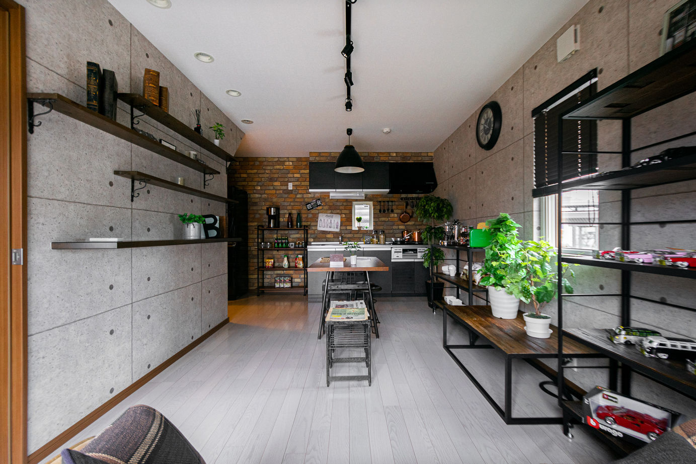 パルコホーム インダストリアルテイストの遊び心あふれる空間の建築実例画像3