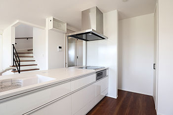 パルコホーム 【1500～1999万円／広々4LDK】カバードポーチのあるアーリーアメリカン風住宅がローコストで実現の建築実例画像4