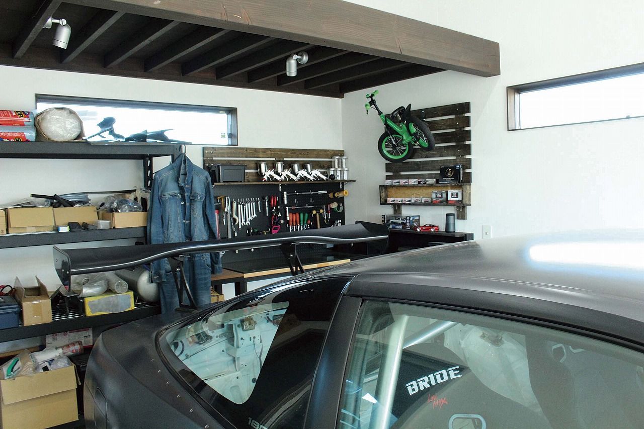 イケダ工務店 【44.8坪/3,000～3,499万円】ガレージで趣味を徹底的に楽しむ！木の温もりに包まれる癒しの生活の建築実例画像5