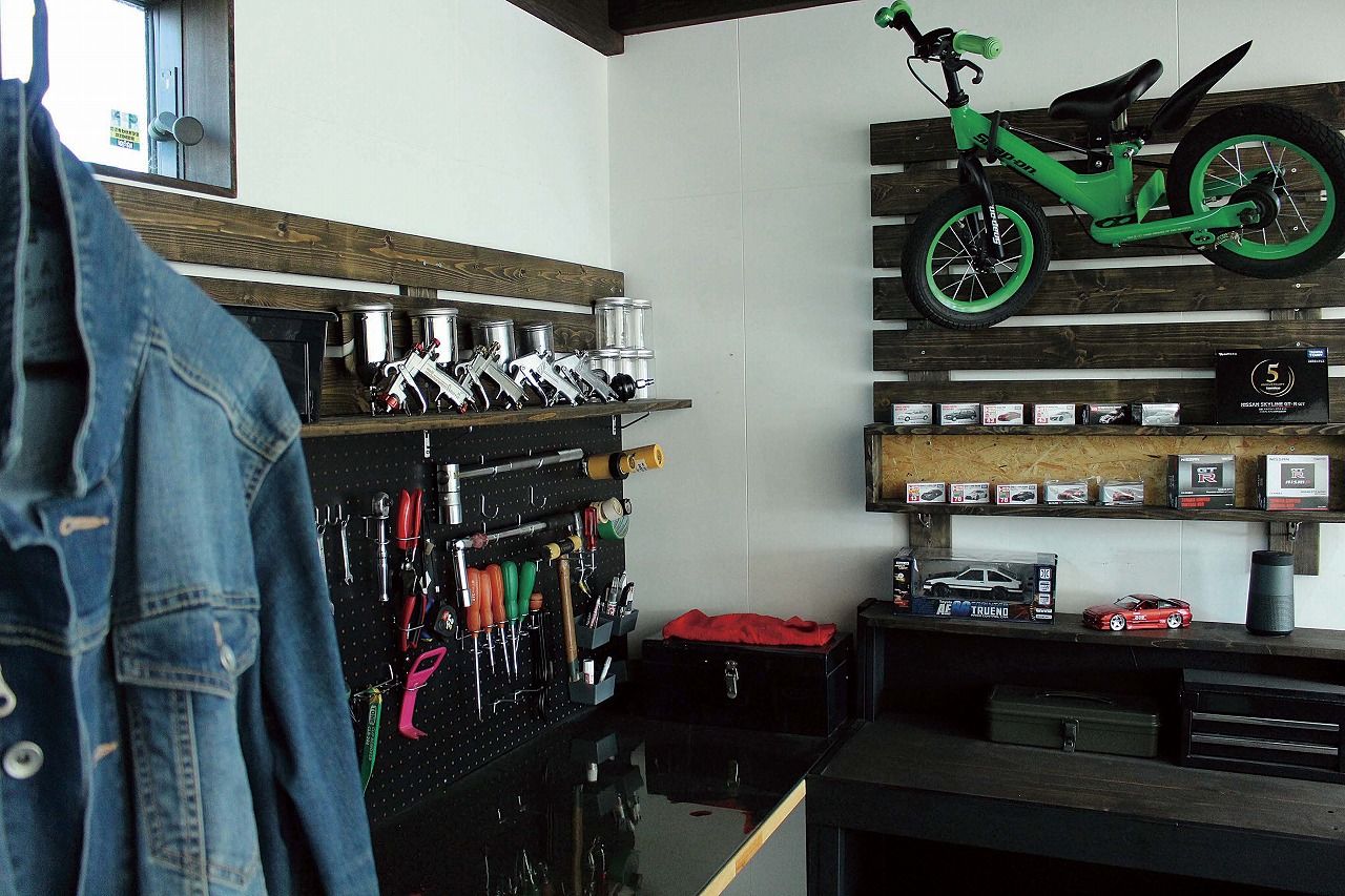 イケダ工務店 【44.8坪/3,000～3,499万円】ガレージで趣味を徹底的に楽しむ！木の温もりに包まれる癒しの生活の建築実例画像6