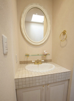 新進建設 【3200万円】125組が見学に訪れた実例。南欧風デザインが印象的なガレージハウス／家の間取り図ありの建築実例画像9