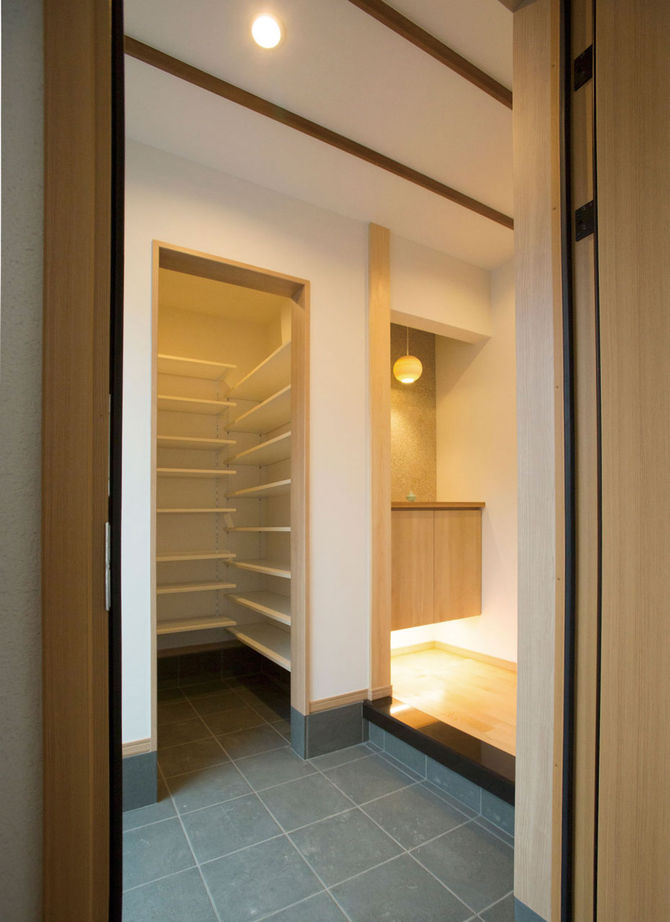 新進建設 【2500万円】趣味を楽しむ間取り。無垢材をたっぷり取り入れた和モダンの注文住宅／家の間取り図ありの建築実例画像8