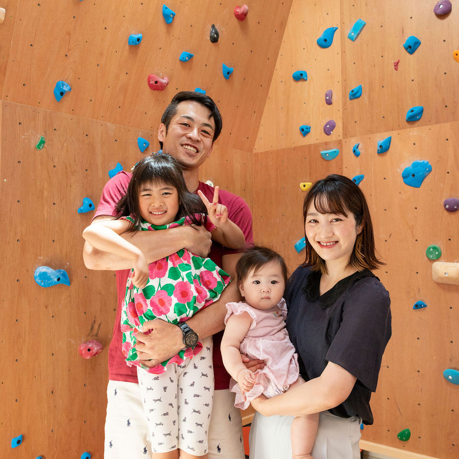 新進建設 【2537万円】シックな黒に、無垢板張りでぬくもりをプラス。オシャレな三角屋根の家／家の間取り図ありの建築実例画像10