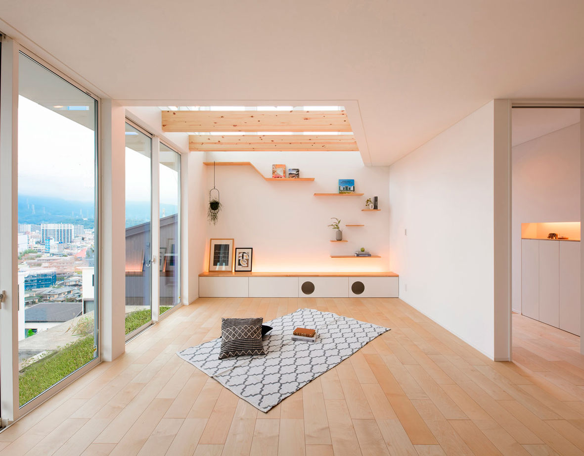 新進建設 【絶景／2750万円／延床35坪／ZEH／間取り図あり】秦野の絶景を見下ろすリビング。人も愛猫ものびやかに。の建築実例画像5