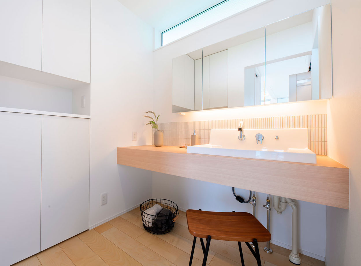 新進建設 【絶景／2750万円／延床35坪／ZEH／間取り図あり】秦野の絶景を見下ろすリビング。人も愛猫ものびやかに。の建築実例画像6