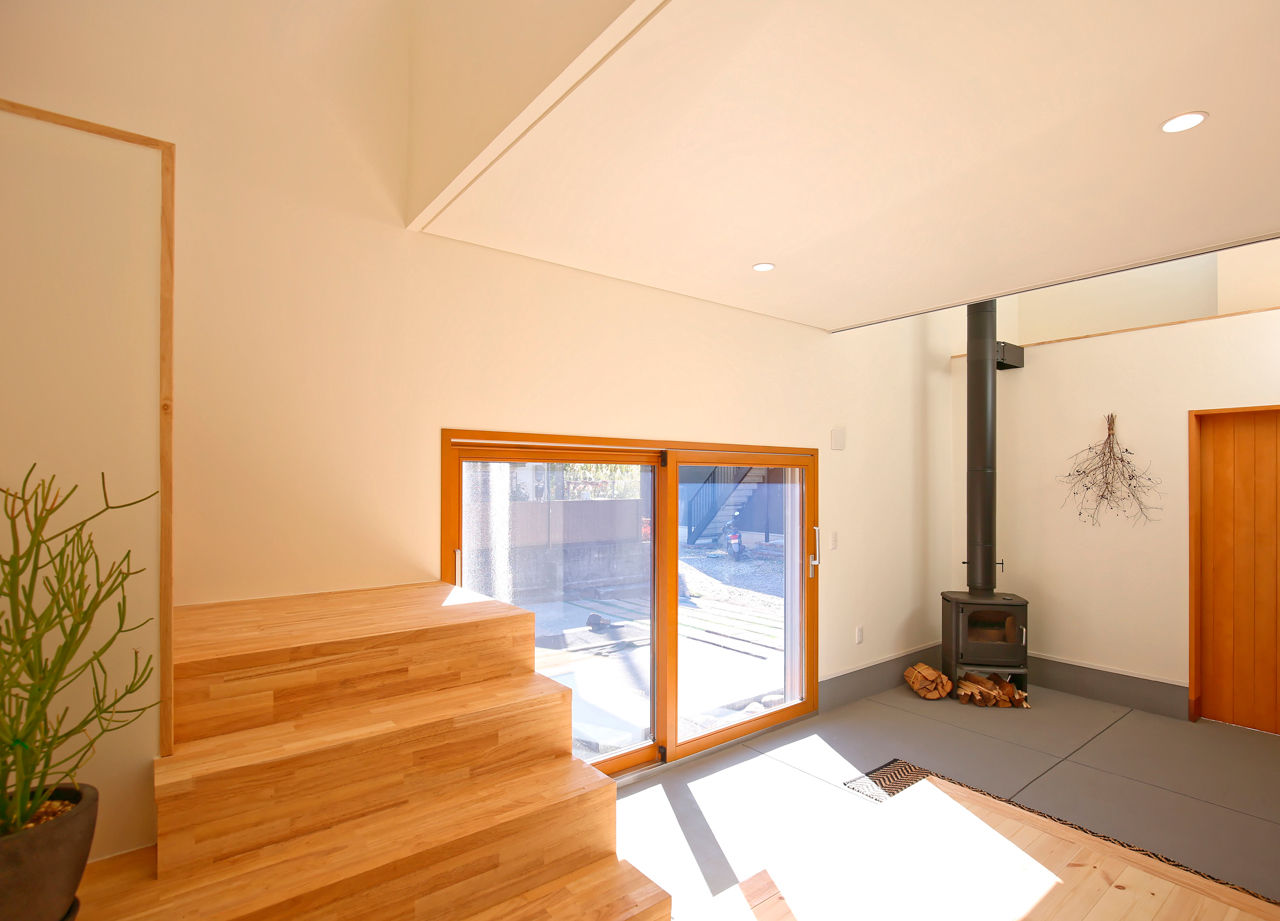 新進建設 【3100万円／31.1坪／土間／間取り図あり】心地よい無垢の香りに包まれる。自然と調和する海辺の家。の建築実例画像3