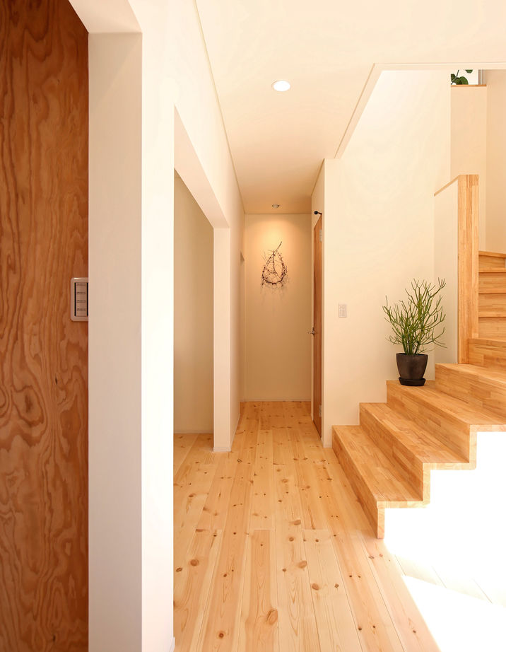 新進建設 【3100万円／31.1坪／土間／間取り図あり】心地よい無垢の香りに包まれる。自然と調和する海辺の家。の建築実例画像5