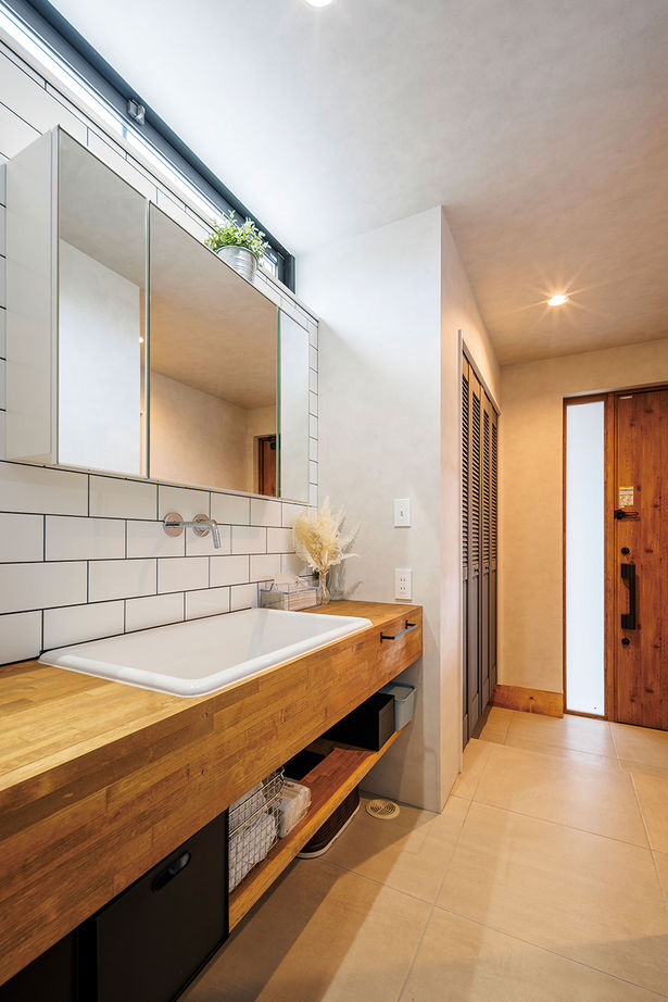 ＰＬＵＳ　ＨＡＵＳ（プラスハウス） 【本体価格3000万円／40.7坪】Wood×Grey×Blackのスタイリッシュなデザインが映えるサロン併設の家の建築実例画像6